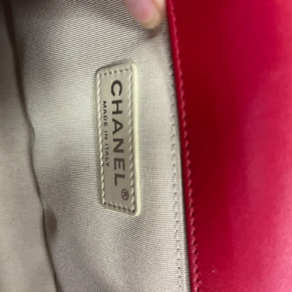 Authentic Chanel Medium Raspberry Boyfriend Calfs… - image 4